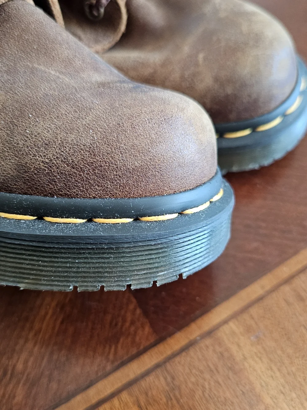 Dr. Martens sturdy lace